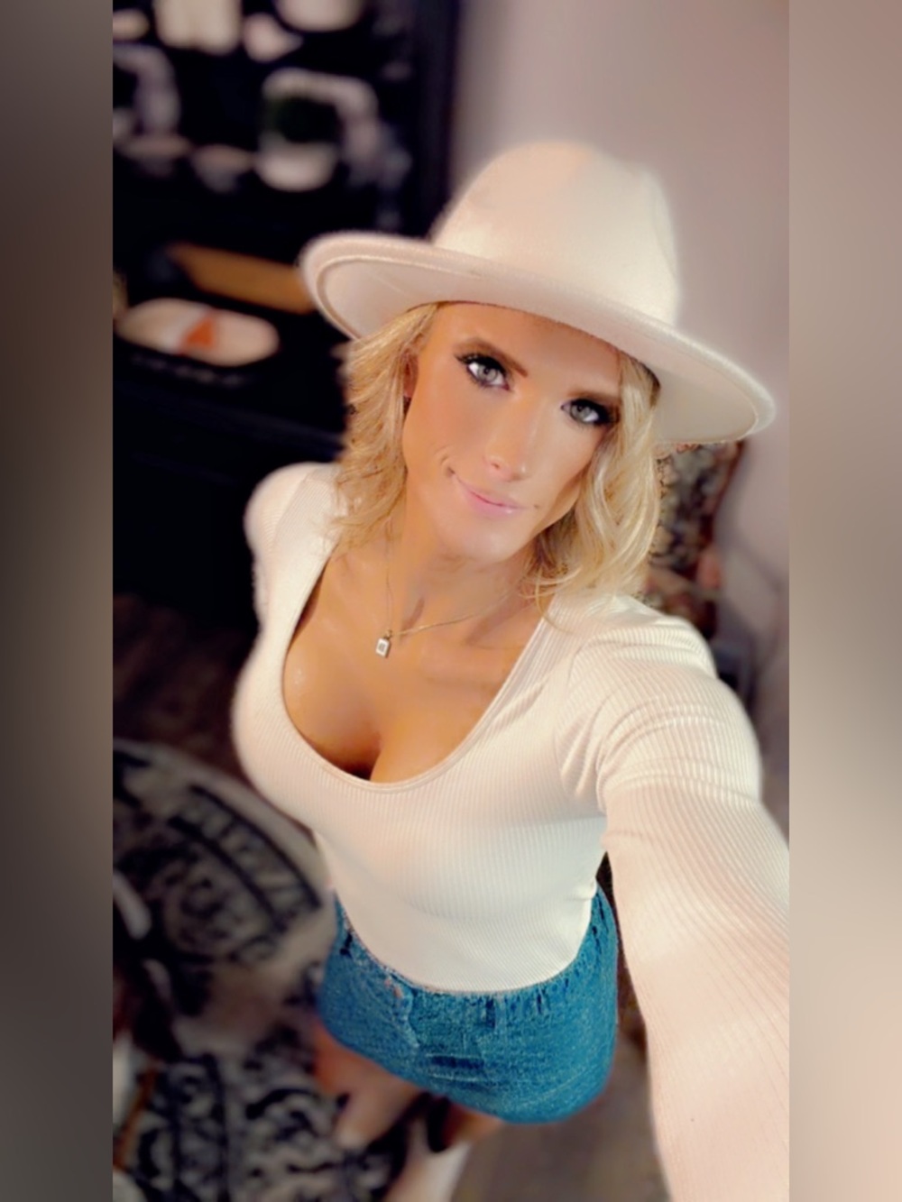 Meet your Posher, Brielle